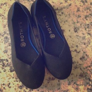 Rothys size 9 BUT fits smaller foot like 8.5